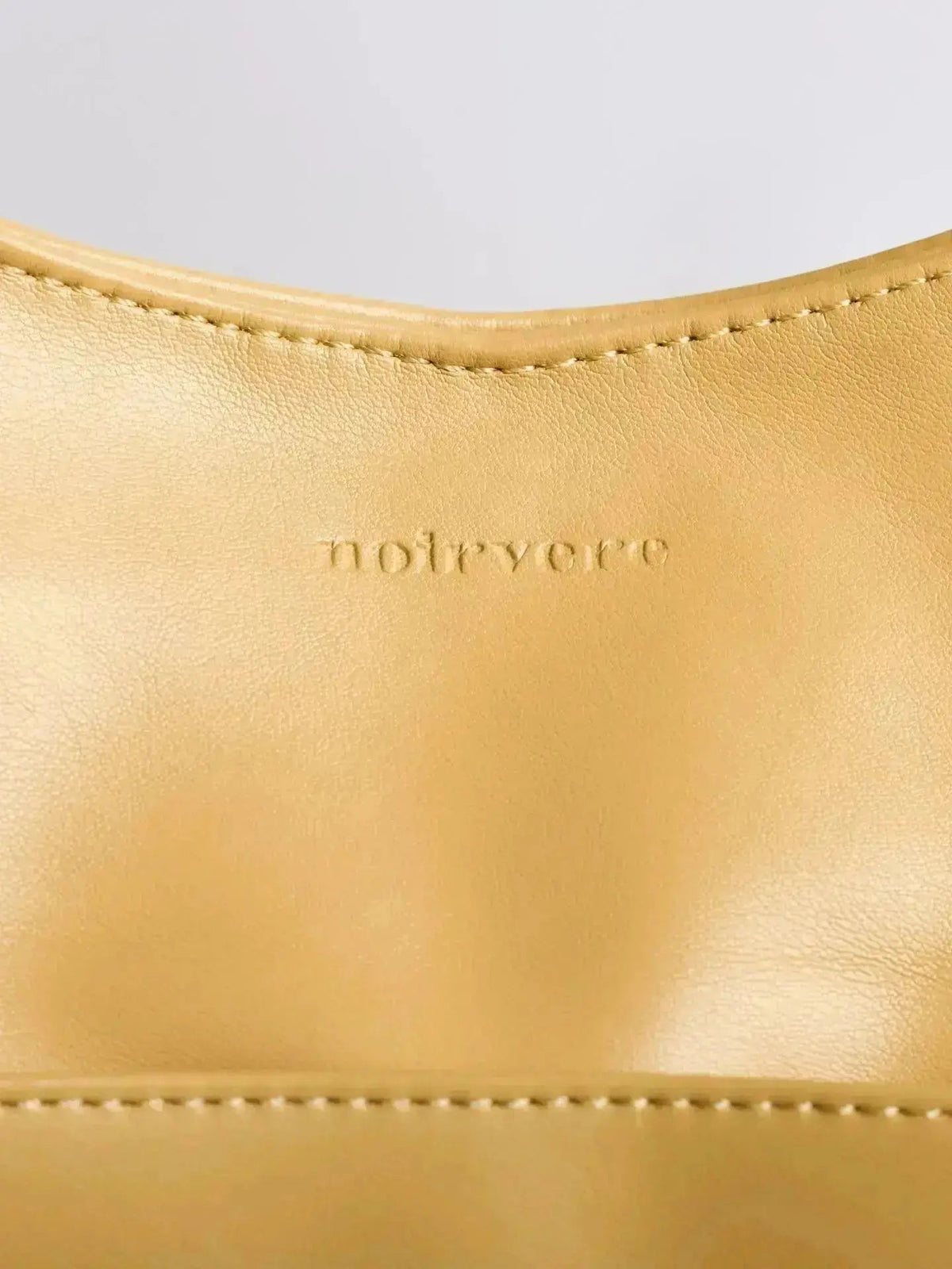Noir Essence | Bolso de Novelle