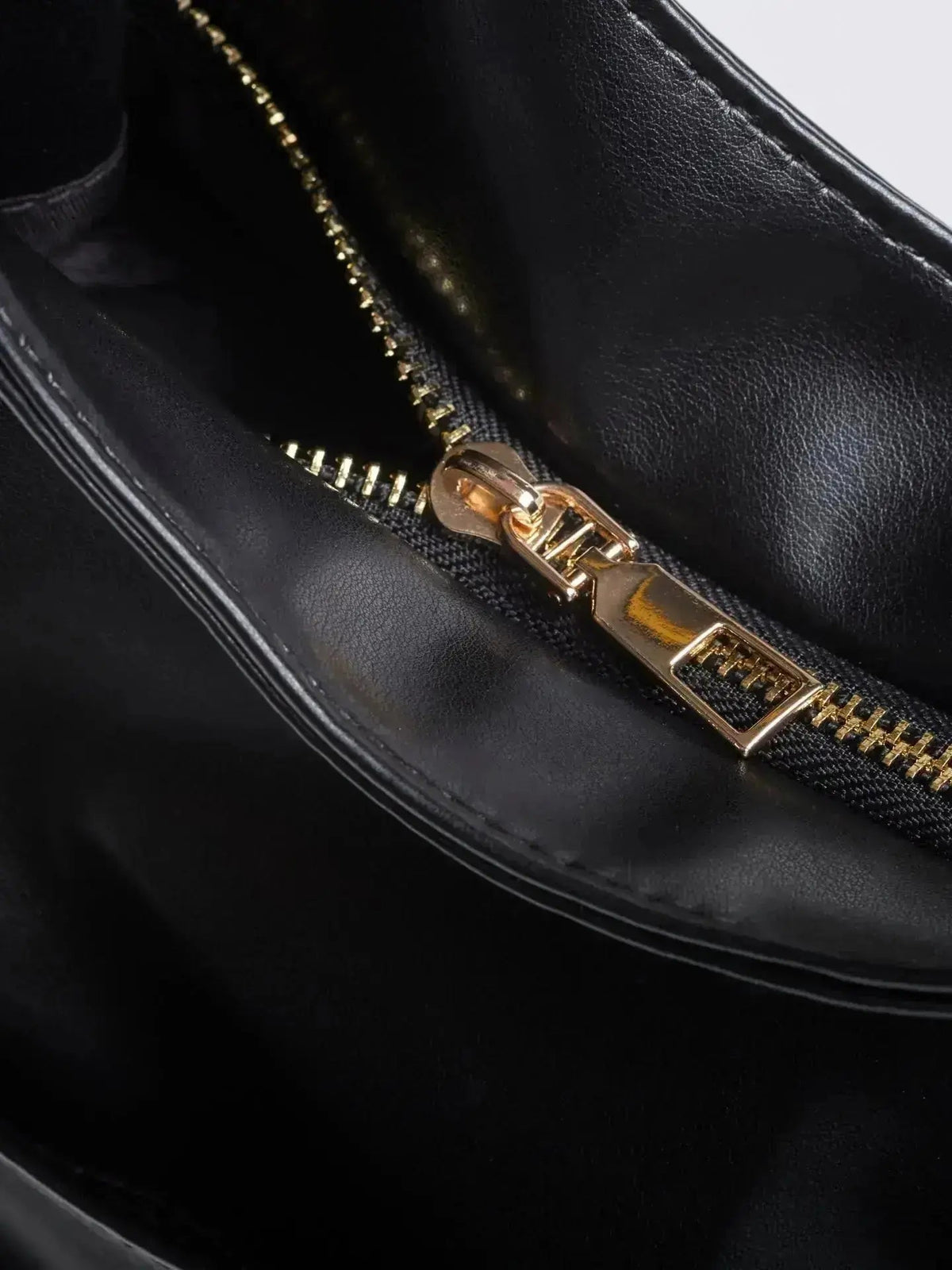 Noir Essence | Bolso de Novelle